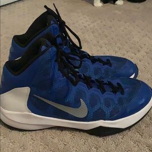 Men’s NIKE zoom tennis shoes